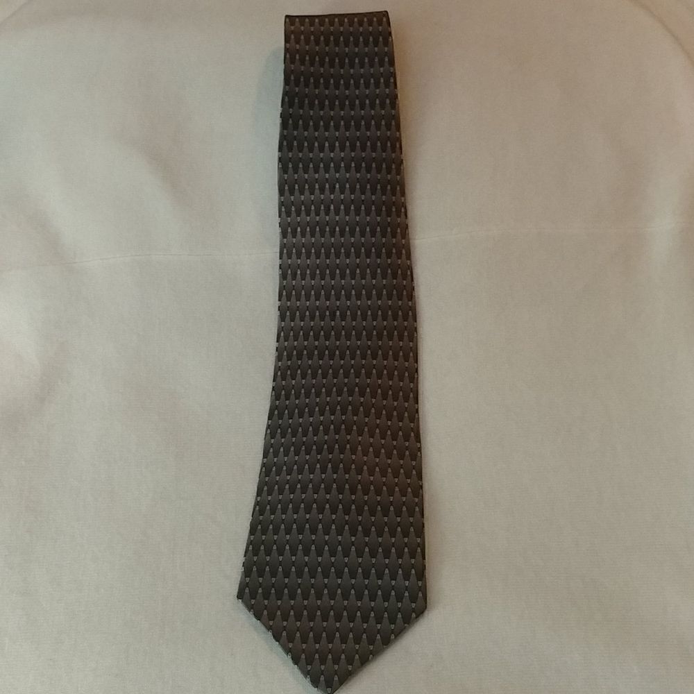 Ziggurat Tie